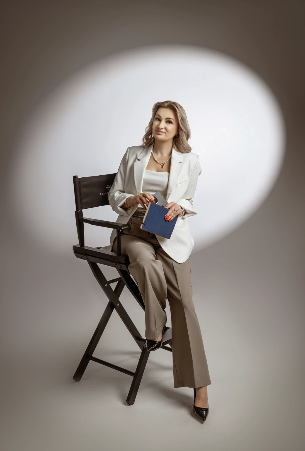 Irina Negruță lucrând la consultații